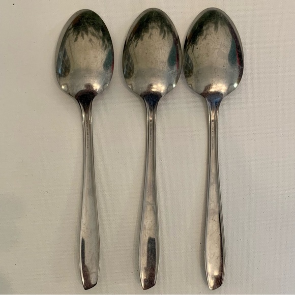 3 Silco Stainless MARDI GRAS 8.5" Dinner Spoons Serving Spoon Vintage USA 1960s - Picture 2 of 9